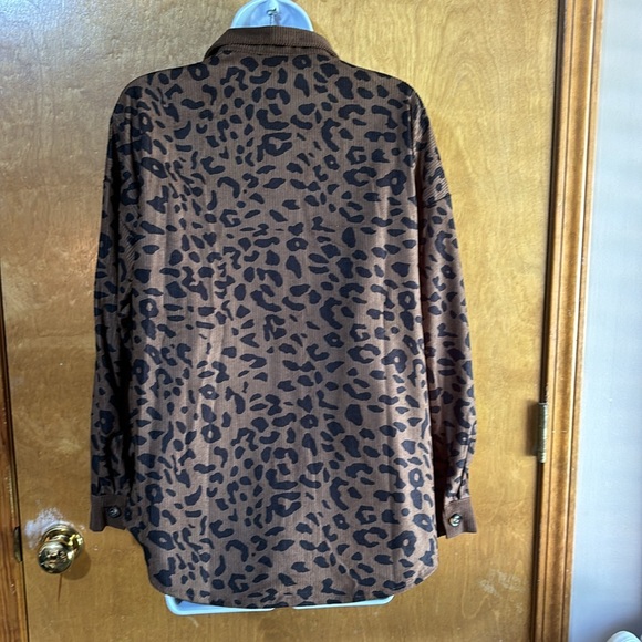 Leopard print size S women’s shirt/shacket. NWOT. - Picture 3 of 7